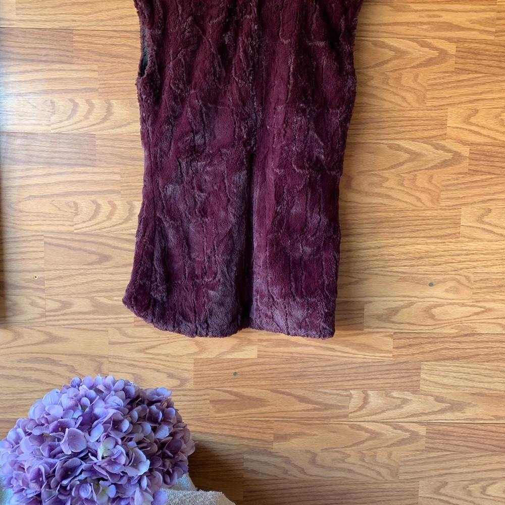 Vest - Picture 3 of 4